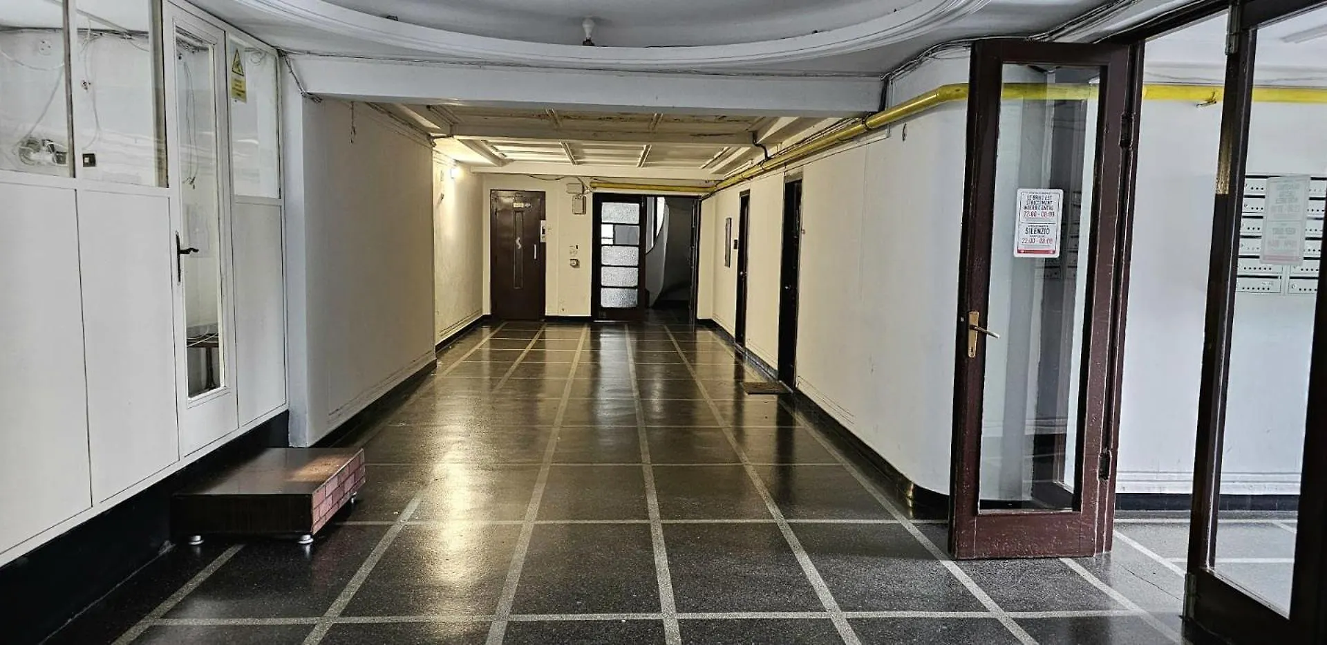 Tantra Studio 1 Conta Universitate Bucarest 0*,  Romania