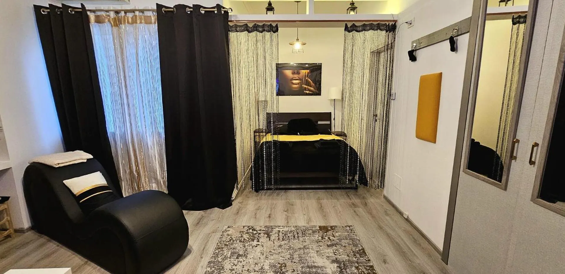 Tantra Studio 1 Conta Universitate Bucarest