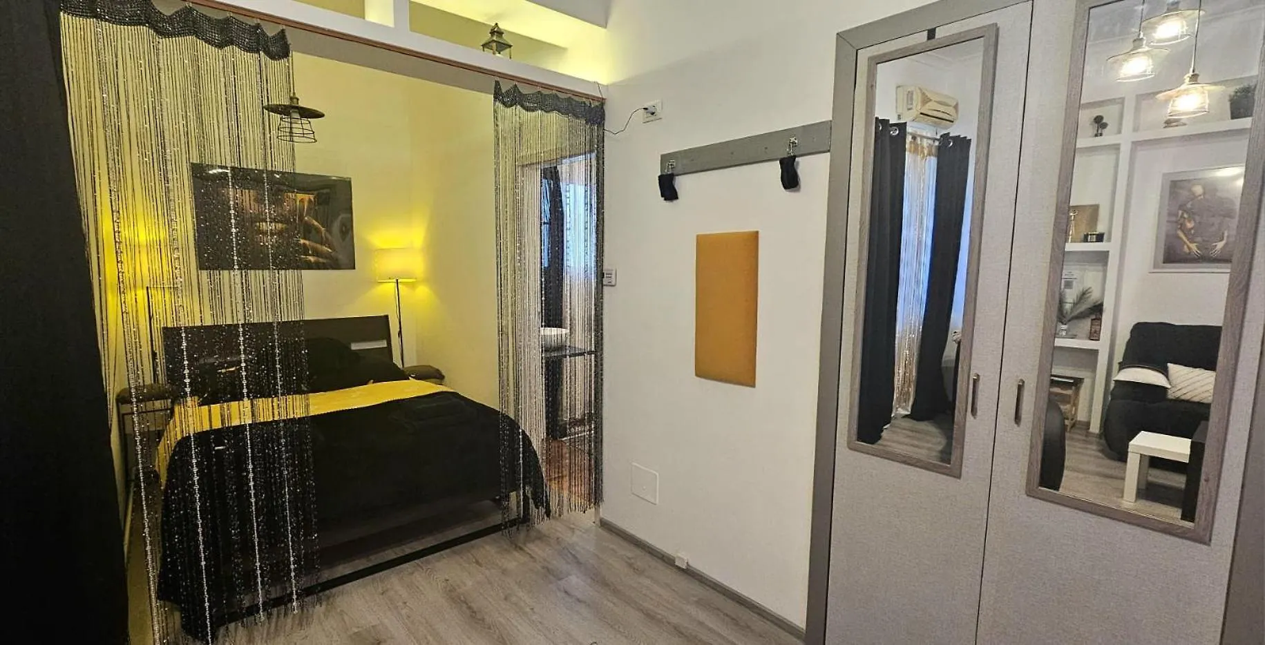 Tantra Studio 1 Conta Universitate Bucarest Romania